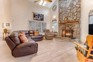 2 Bed 2 Bath Vacation home in Whittier I - 惠提尔