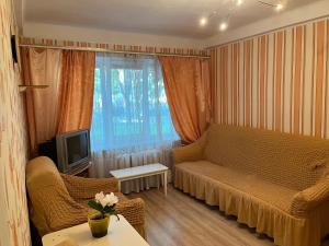 2-на квартира вул. Михайла Донця 5, поруч НАУ, КПІ, клініка Шалімова, метро Шулявська -15 хв