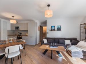 Appartement fonctionnel à Courchevel avec parking - FR-1-563-138