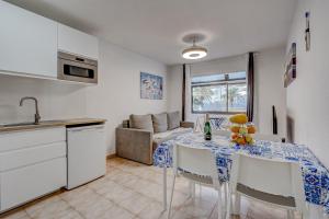 Amplio dúplex en Los Cristianos by AltamarHomes