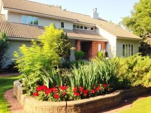 McDougall Lane Bed & Breakfast - Драмгеллер