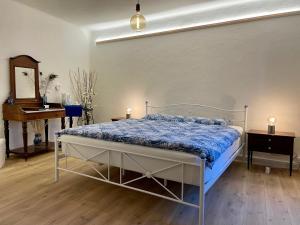 1912 - Blue Room - old town - 3hvězdičkové hotely ve městě Locarno