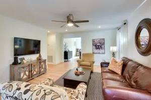 Tranquil Travelers Rest Home with Fire Pit! - Riverview