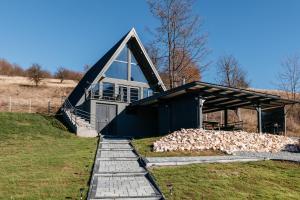 KARLs Cabin by Black & White Panoramic