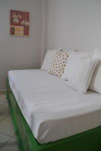 Hibiscus House in traditional settlement of Parikia