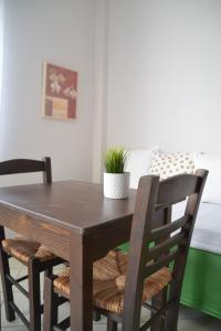 Hibiscus House in traditional settlement of Parikia