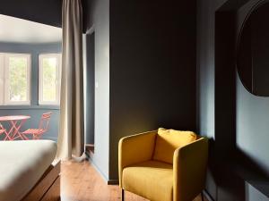 Standard Double Room with Shared Bathroom room in Avenue Rooms & Suites