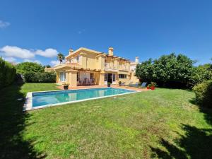 RENT4REST GOLF LOVERS PARADISE 4BR VILLA WITH Pool