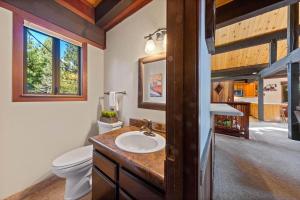 Nightingale Retreat by Tahoe Getaways - 3BR, Close to Tahoe City, Walk to Bike Path & Private Beach Access