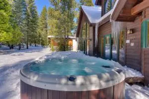 Tippy Canoe by Tahoe Getaways - 4BR West Shore w Private Hot Tub,, Sauna, EV & Walking Distance to Trailhead - Pomins