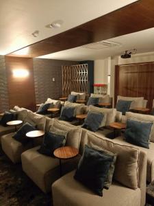 Apartment In Camino Al Mar with Amazing View of the Ocean, Beach and Swimming Pool