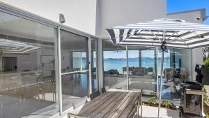 Whitehouse On The Water