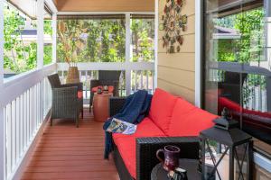 Premium King with Porch room in Sheridan House Inn- Adult Only Accommodation