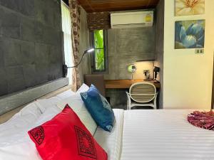 Bangtao Beach Chalet Resort