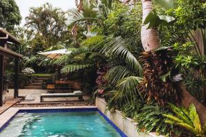 Beach Jungle - Hot Tub, Firepit & Pool in Beachside Oasis