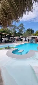 Villa Gacri, para 21 personas - Esparza