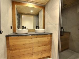 Appartement neuf 12 pers, vue mont, balcons, wifi - FR-1-455-246