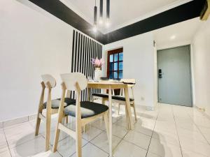 8 pax Homestay near Axiata Arena & Pavilion 2