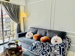 9 pax Homestay near Axiata Arena & Pavilion 2
