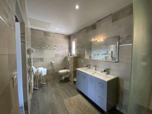 Villas Perpignan tres beau gite 11pers dans oliveraie bio : photos des chambres