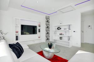 Penthouse Lush Makarska