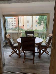 STUDIO REFAIT À NEUF BORD DE MER