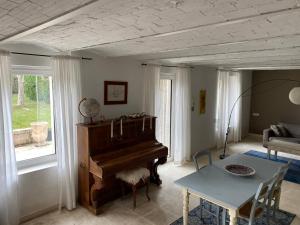 Maisons de vacances Maison Cavaillon, 5 pieces, 8 personnes - FR-1-708-49 : photos des chambres