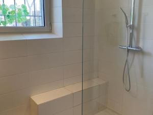 Maisons de vacances Maison Cavaillon, 5 pieces, 8 personnes - FR-1-708-49 : photos des chambres