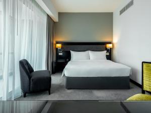 One-Bedroom Apartment Creek Side with Kitchen room in Flora Creek Deluxe Hotel Apartments