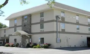 Gamble Farm Inn and Suites - Lock Haven