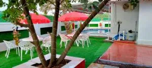 The White House Retreat Poolvilla - Chinchavli