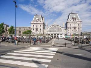 Luxury Renovated 3 Rooms Apartment