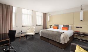 Junior Suite room in Montcalm Royal London House-City of London