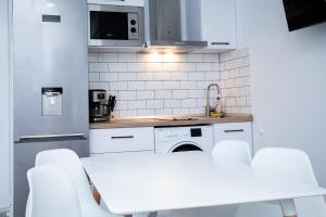 Large Studio - 4 Guests - Balcony - Free Parking