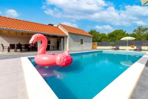 Property with a pool near Trogir with parking, BBQ
