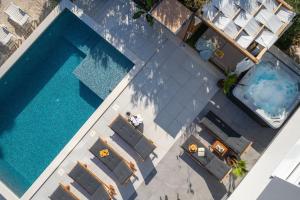Villa Lea with 4 bedrooms, 40sqm pool, Hot-Tub, 2km from beach 