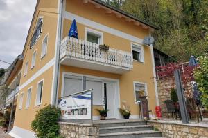 Ferienwohnung und Zimmer zum Donaublick