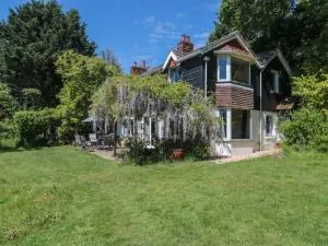 Brook Farm - 灵伍德