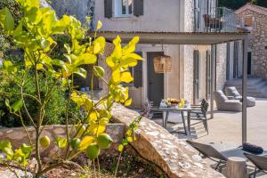 Villa Nónna, 1800s house renovated in 2023