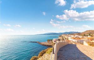 Stunning Apartment In Torrenueva