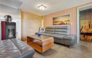 Amazing Home In Zeulenroda-Triebes With Sauna
