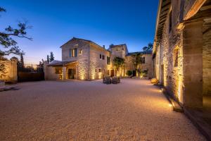 Mas provençal avec piscine chauffée !