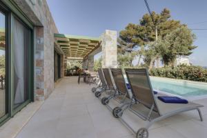 Ouzo Stone House 2 with private pool