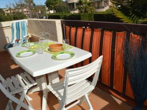 Studio mezzanine 4 couchages avec climatisation, terrasse et parking à Cavalaire - FR-1-226B-30