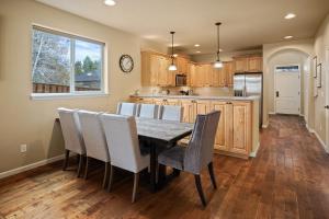 Sunny Days 30 Day Minimum home