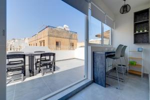 Stunning 2BR Holiday Penthouse in Central Sliema