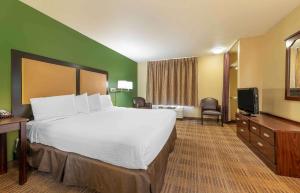 Studio with 1 King Bed - Non-Smoking room in Extended Stay America Suites - Colorado Springs - West
