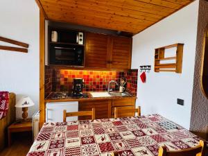 Studio cabine confortable aux Saisies - 5 pers, balcon sud - FR-1-293-136