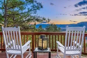 Expansive Monument Home Hot Tub and Mountain Views! - Larkspur