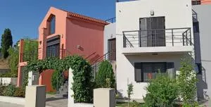 Casa Luminosa Guesthouse - Kouvaláta